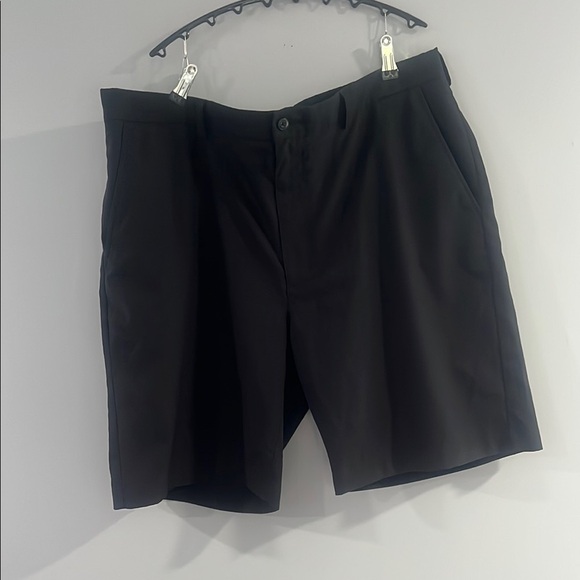 PGA Tour Black Flat Front Shorts Casual Style - Picture 1 of 3